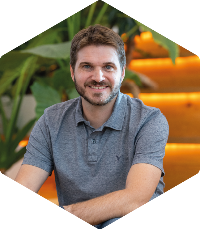 Adrián Ecker